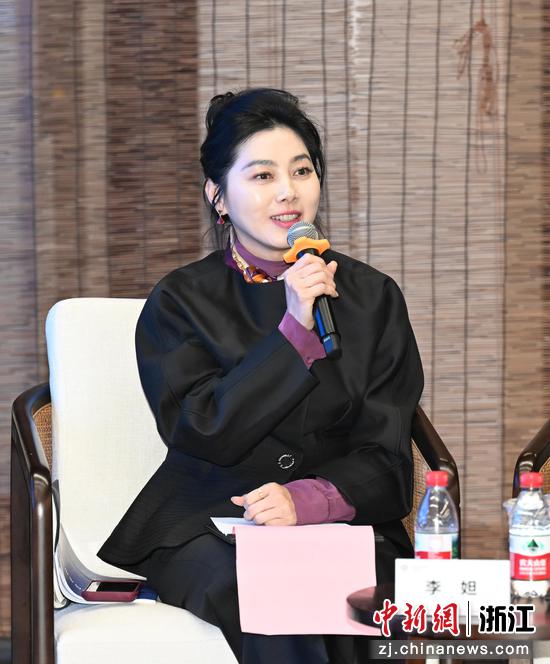  图为：浙江金屋工贸有限公司总经理李妲进行分享。中新社记者 王刚 摄