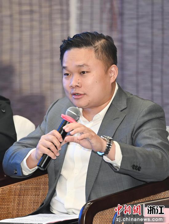  图为：破栗子（杭州）科技有限公司董事长严伟坤进行分享。中新社记者 王刚 摄