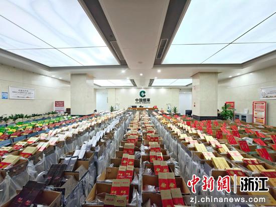 图为查获的假冒伪劣卷烟。杨阿伟&nbsp;摄