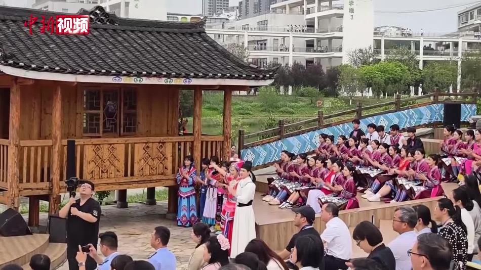 广西职校课堂变“非遗秀场” 外籍师生沉浸式体验“三月三”