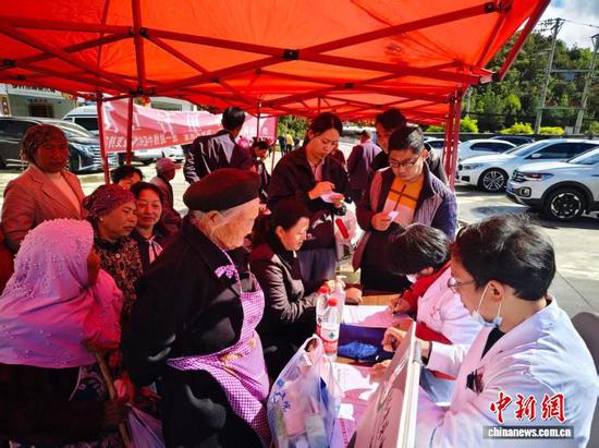 “同心·博爱名医堂”贵州赫章行：留下一支带不走的中医队伍