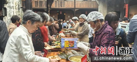 图为：比赛现场。中新社发 楼汤灿 摄