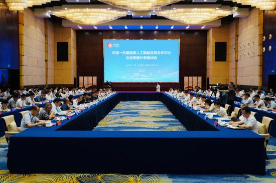 图为活动现场。王丽明 摄