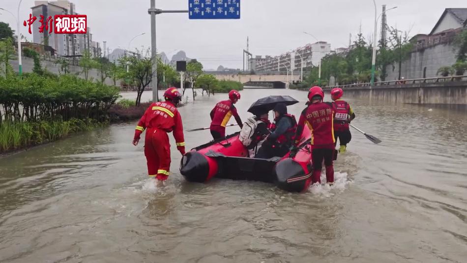 高考遇暴雨内涝 广西桂林多方联动保障考生准时赴考