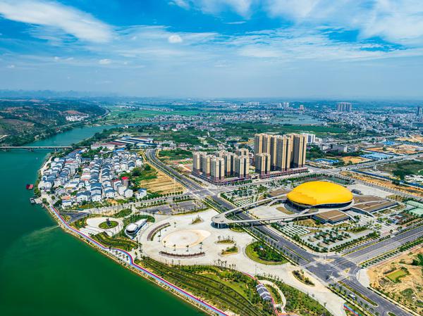 图为多彩芒乡田东，宜居宜业宜游。陆地  摄
