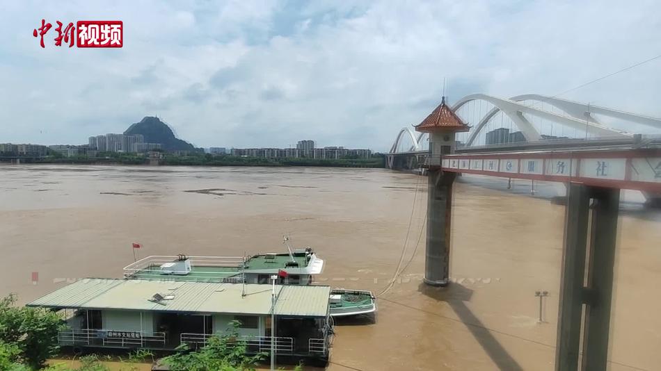 广西柳江发生今年第1号洪水 水位仍在上涨