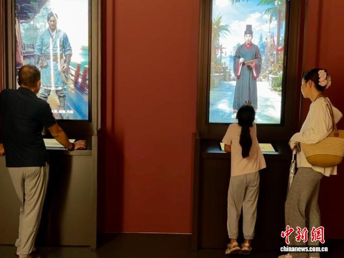 “海陆丝绸之路上的文化交融”主题特展开展