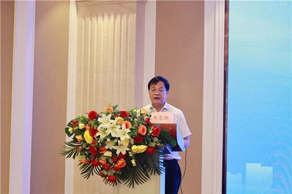 右医附院党委副书记、院长韦忠恒发言。杨泽坤 摄