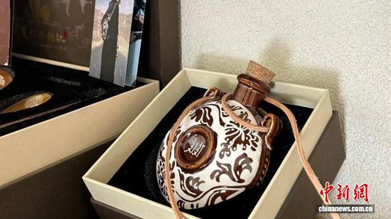 旅游旺季催热非遗体验 西夏瓷“新品”走进年轻人日常