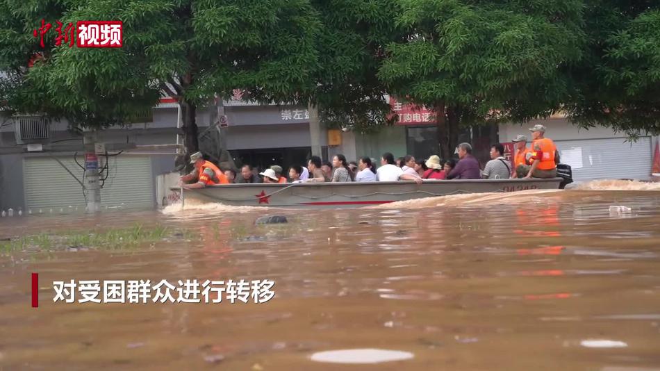 崇左江州区遇1955年以来最大洪水 陆军官兵紧急转移民众6700余人