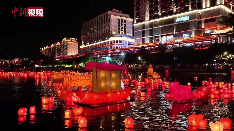 广西资源河灯歌节三十载：万人放灯再现“满江星河”
