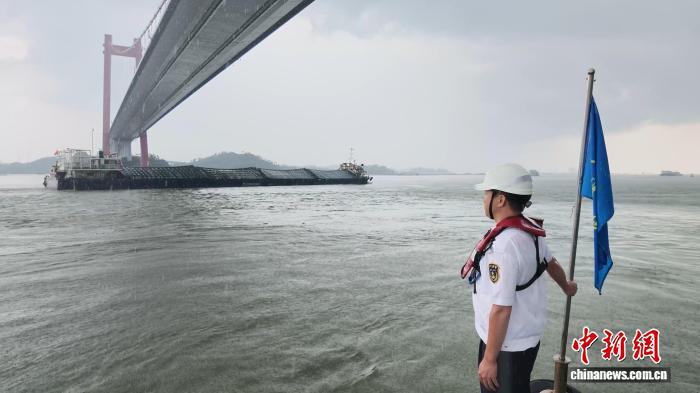 平陆运河货轮实船适航试验完成