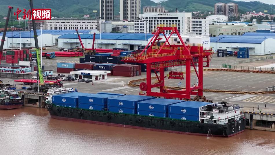 首艘海船靠泊南宁六景港 平陆运河江海联运提速赋能