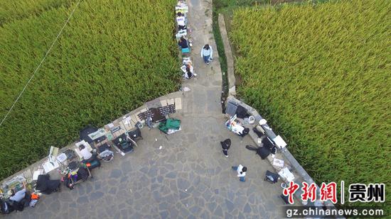 安顺市西秀区大西桥镇鲍家屯。