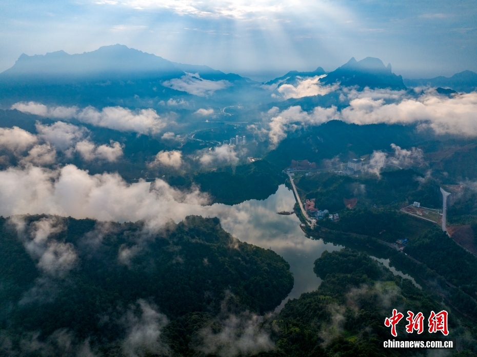 广西金秀：云雾漫瑶乡 山水入画来