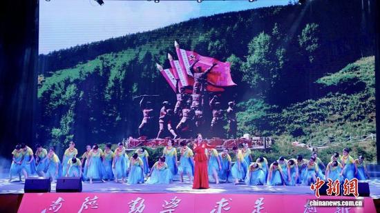 宁夏大学举办艺术思政课为新生扣“第一粒扣子”
