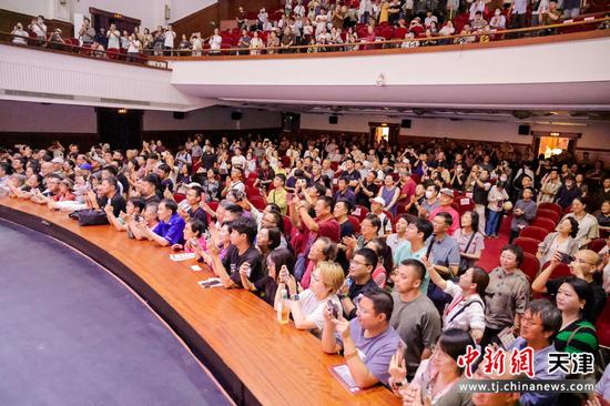 图为演出现场。（中国大戏院供图）