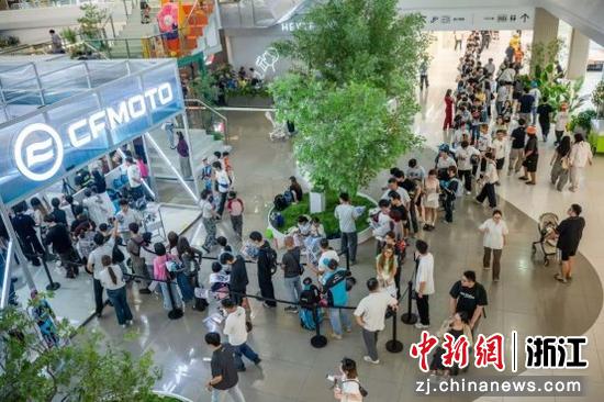 图为商圈活动现场。临平区东湖街道供图