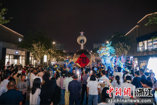 近日，绍兴天地城市开醺节现场。黄霄&nbsp;摄
