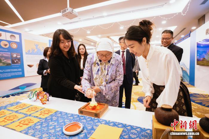广西古代海上丝绸之路文物图片展在文莱举行
