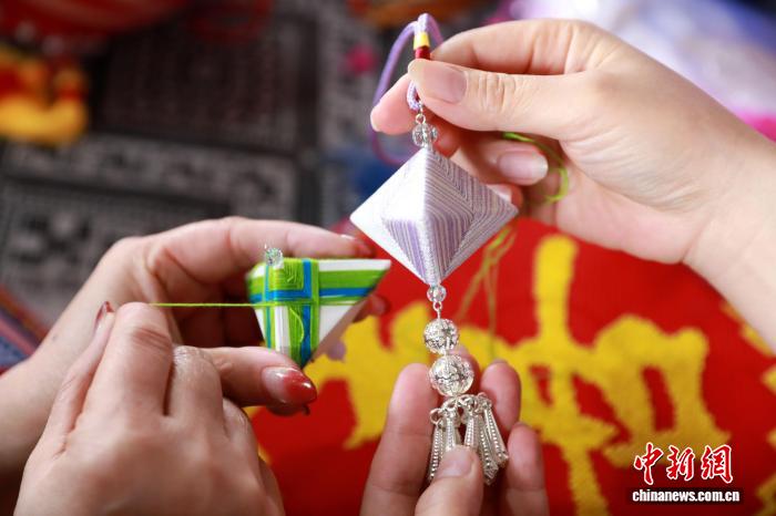 广西三江：彩线编吉祥 侗韵焕新彩
